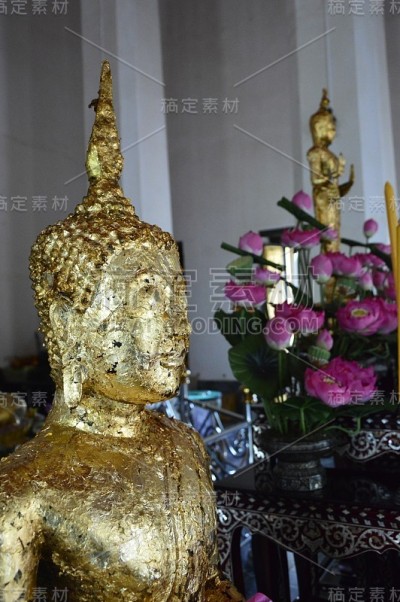 佛寺礼拜堂的佛像