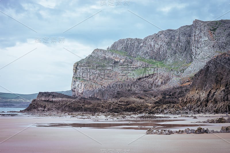 罗西里的岩石海岸，威尔士海岸路径