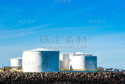 海边的仓库