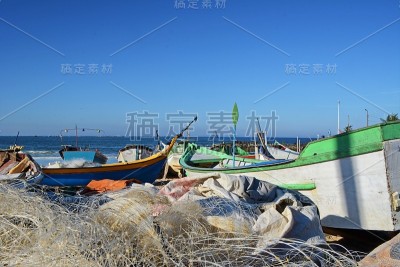 在美丽的Barra Velha海滩，阳光、沙滩和大海