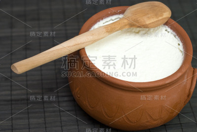 用砂锅自制酸奶