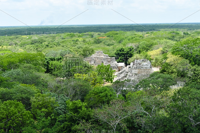 俯瞰尤卡坦半岛的埃克巴拉姆玛雅建筑群