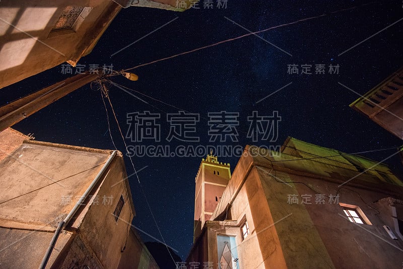 马拉喀什-萨菲伊米利尔的夜景。布满星星的夜空