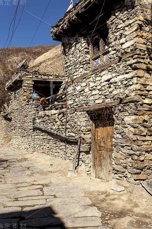 尼泊尔马南山村的街道