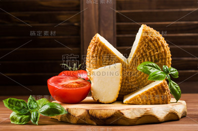 一轮熏奶酪