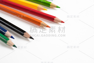 合上彩色铅笔