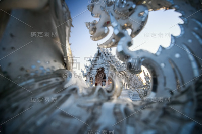 泰国美丽的白色寺庙