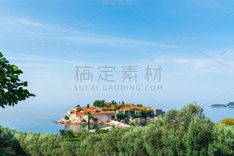 Sveti Stefan，黑山的小岛屿和度假胜地。巴尔干半岛，亚得里亚海，南欧。