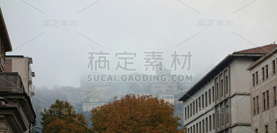 意大利贝加莫下雨,