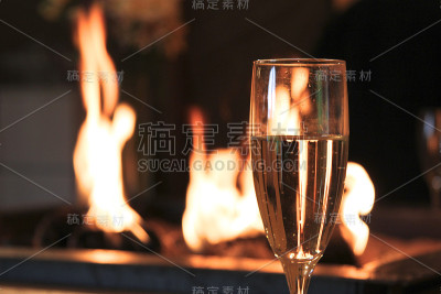 香槟和火