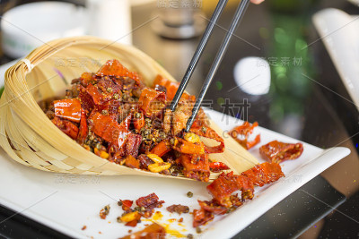一盘中国菜，麻辣烧鸡
