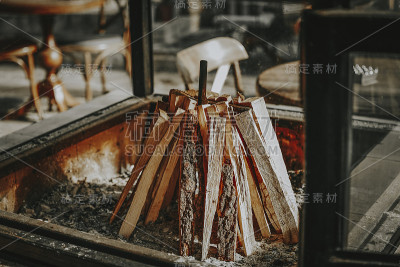 壁炉里的柴火