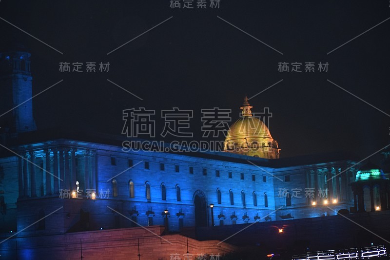 印度德里的Rashtrapati Bhawan五颜六色的夜景，著名的Rashtrapati Bhaw