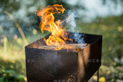 户外聚会用烧烤架