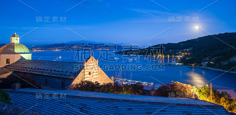 维涅勒港的海港风景