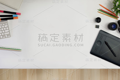 创意专业设计师的办公桌。
