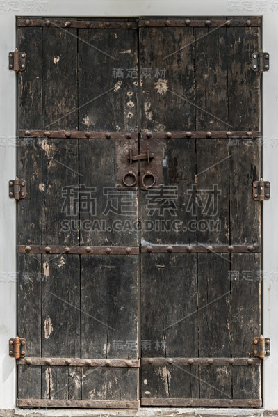 古老的木门