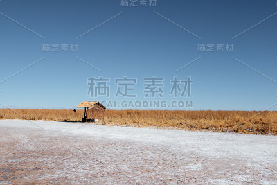 沙漠中的小屋