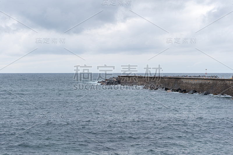 西班牙巴斯克地区，坎塔布里安海，圣塞巴斯蒂安乌鲁美阿口