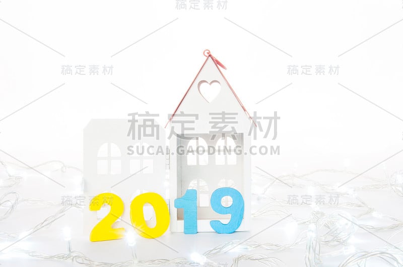 2019年是白色背景的概念。采购产品物业概念-购买，销售，出租，投资，抵押，贷款，金融