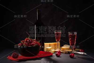 酒和草莓