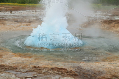 冰岛的 Strokkur Geysir