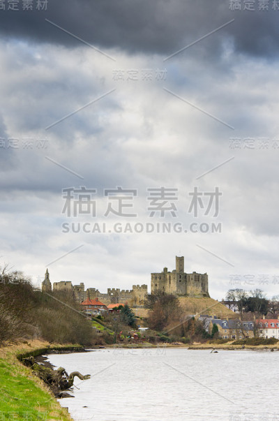 Coquet河上的Warkworth城堡