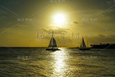驶向夕阳