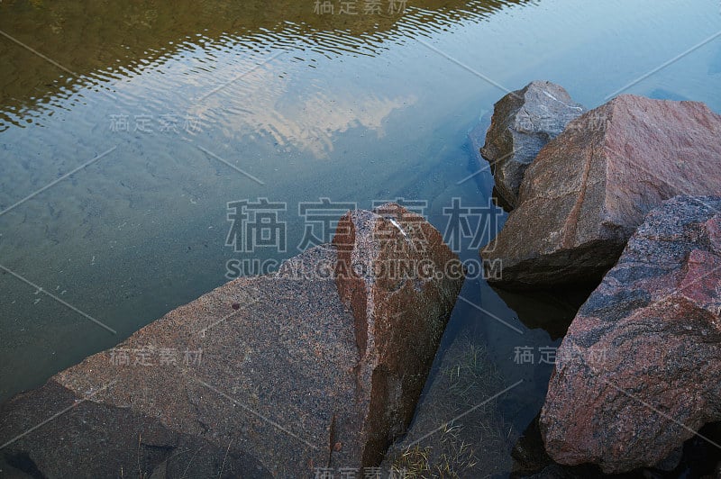 美丽的夏日景观抛弃艺术自然海防北捷里别尔卡，巴伦支海景。