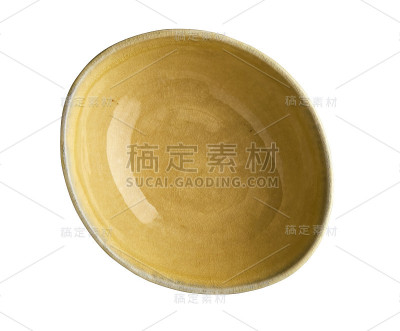 椭圆形的空陶瓷碗，经典的黄色碗孤立在白色背景与剪切路径，俯视图