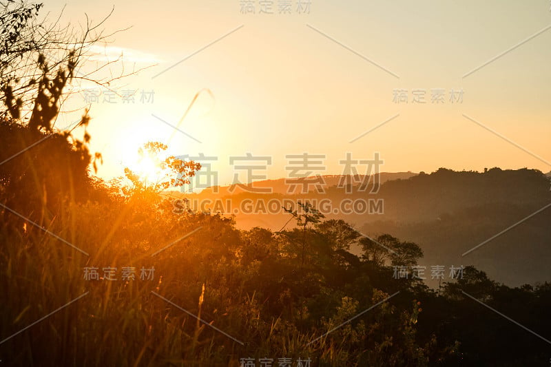 菲律宾山脉的日出