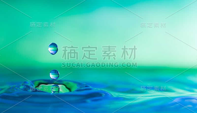 水滴飞溅照片