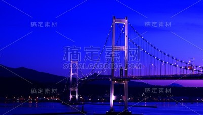 消失的工厂和天鹅桥的壮丽景色