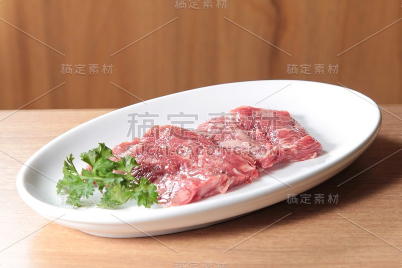 生牛肉