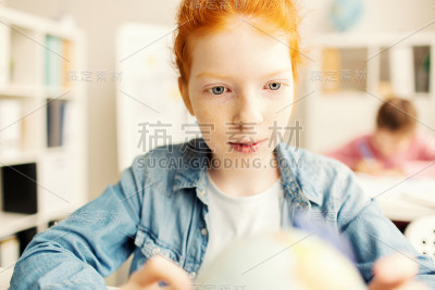 学生在课