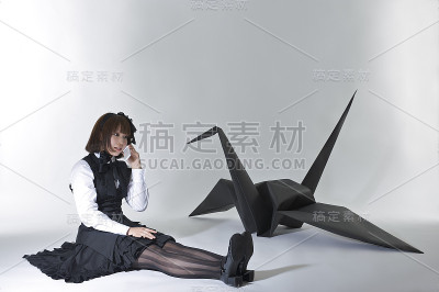 Cosplay女孩和折纸鹤