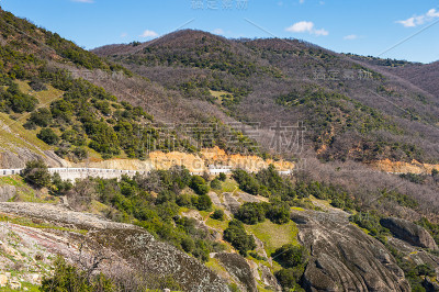 希腊塞萨利迈特拉山的修道院建筑群。联合国教科文组织世界遗产名录
