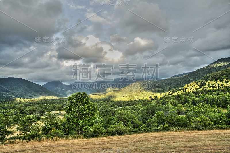 在比利牛斯山脉风景