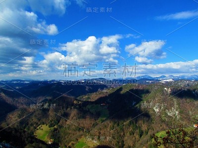 丘陵的冬景