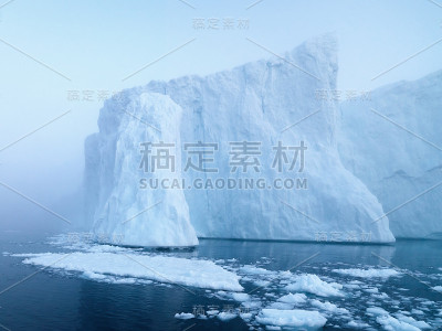 格陵兰岛北冰洋上的冰山