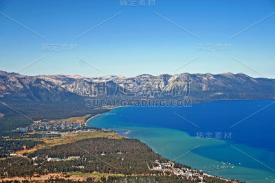 从天上的内华达山脉看加利福尼亚的太浩湖