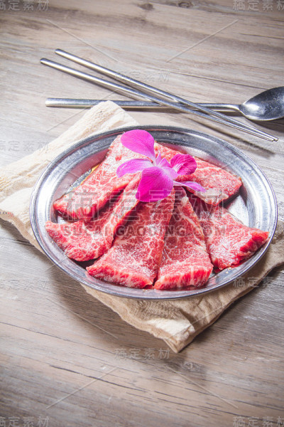 生牛肉