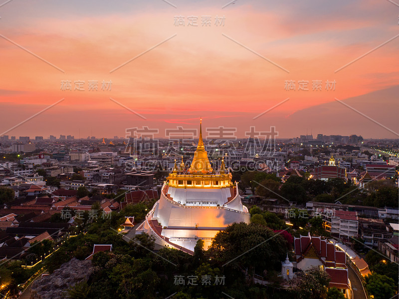 金塔鸟瞰图被称为金山寺的公共寺庙在曼谷，最旅游目的地的地标在曼谷