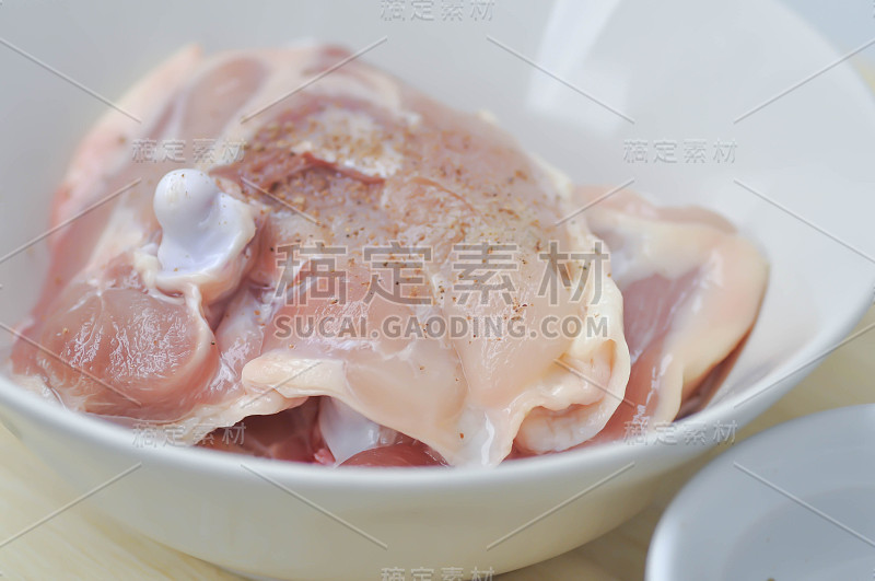 生鸡肉或生肉