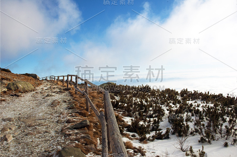 美丽的山景与伟大的天空