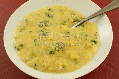 西兰花土豆芝士杂烩汤
