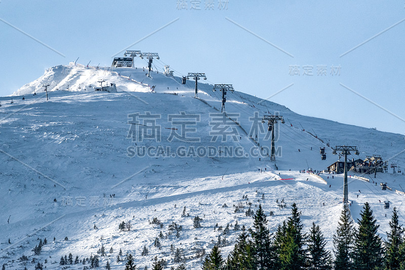 斯雅斯那滑雪胜地在低塔特拉斯山，斯洛伐克