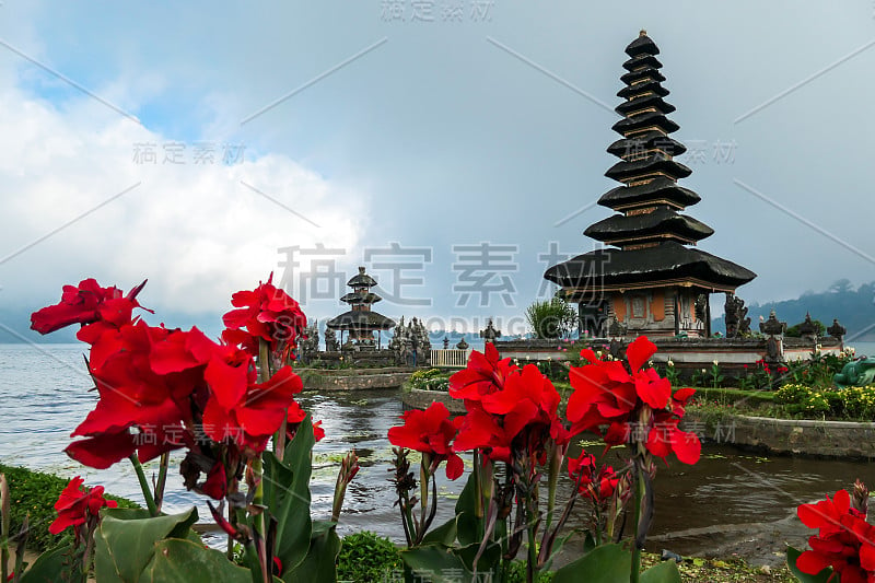 Buleleng - Ulun Danu Temple - Hindu water Temple