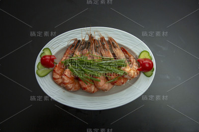 黑色背景上的海鲜