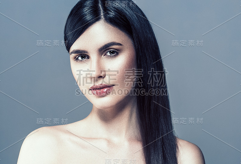 女人化妆品特写美颜写真，为美发厅美丽的人们和健康的皮肤和头发。